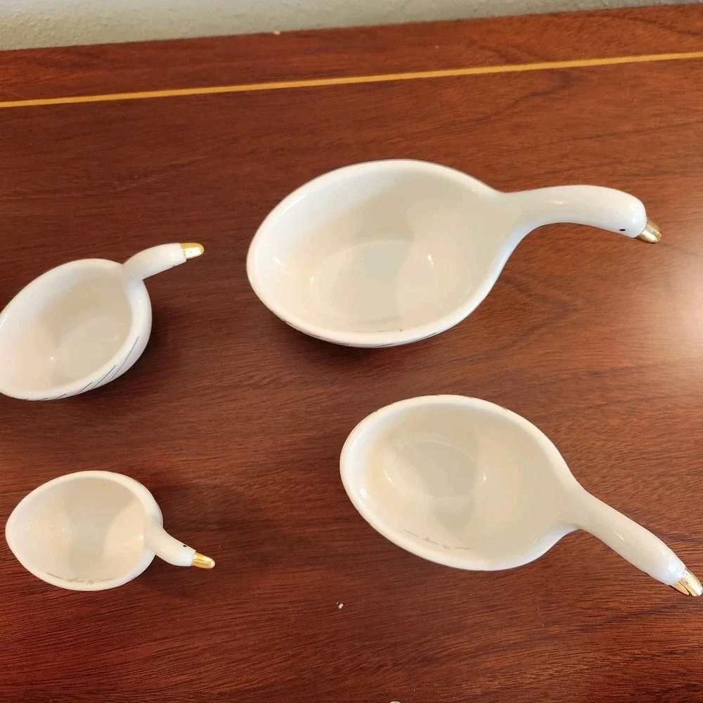 Anthropologie Swan Measuring Cups Set of 4 Goose Bird Cream Gold Ceramic